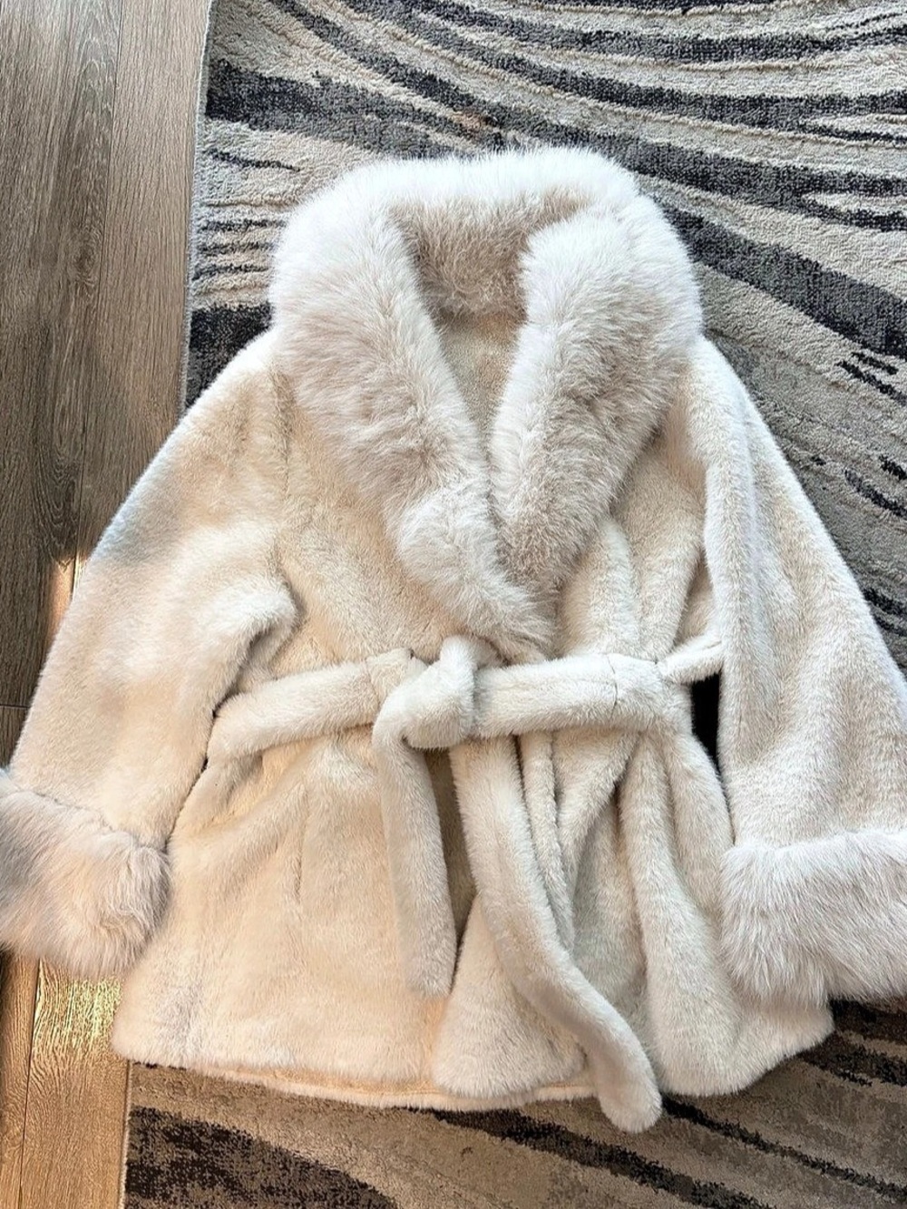Faux Fur Jacket in Cream Size Medium Brand New